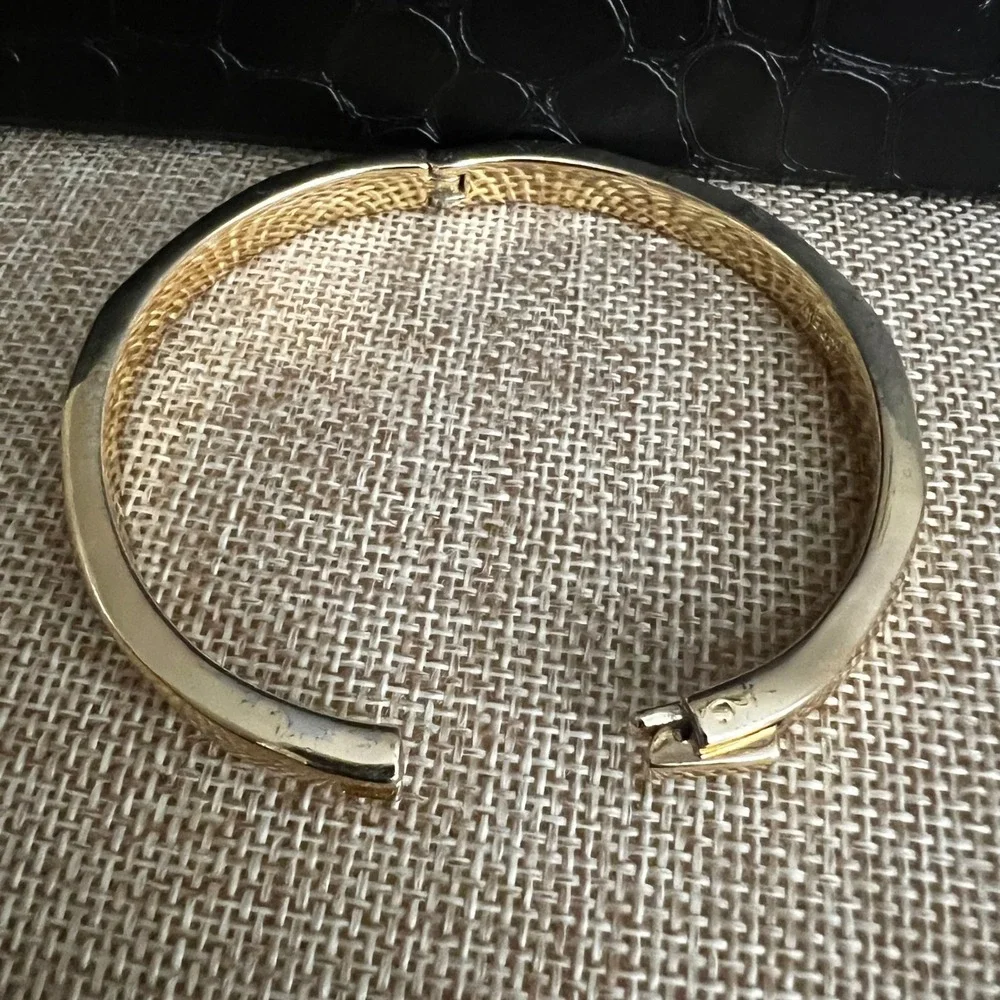 J Crew Gold Tone Hinged Bangle Bracelet Oval Minimalist Stackable 7 Old Money